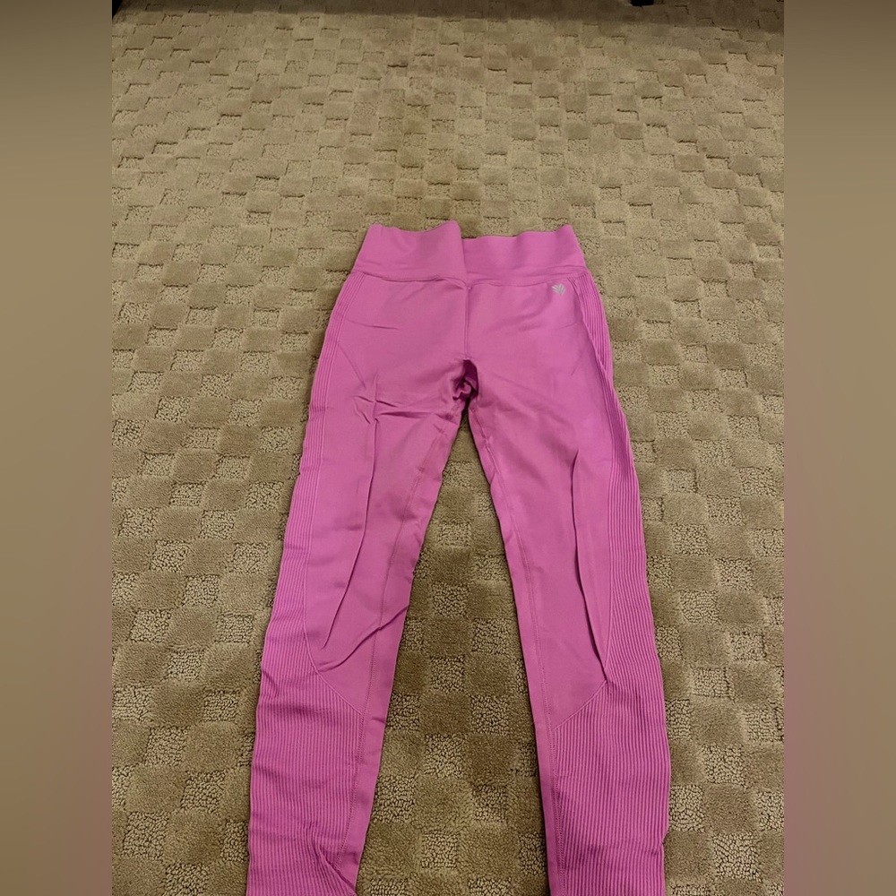 hot pink workout leggings